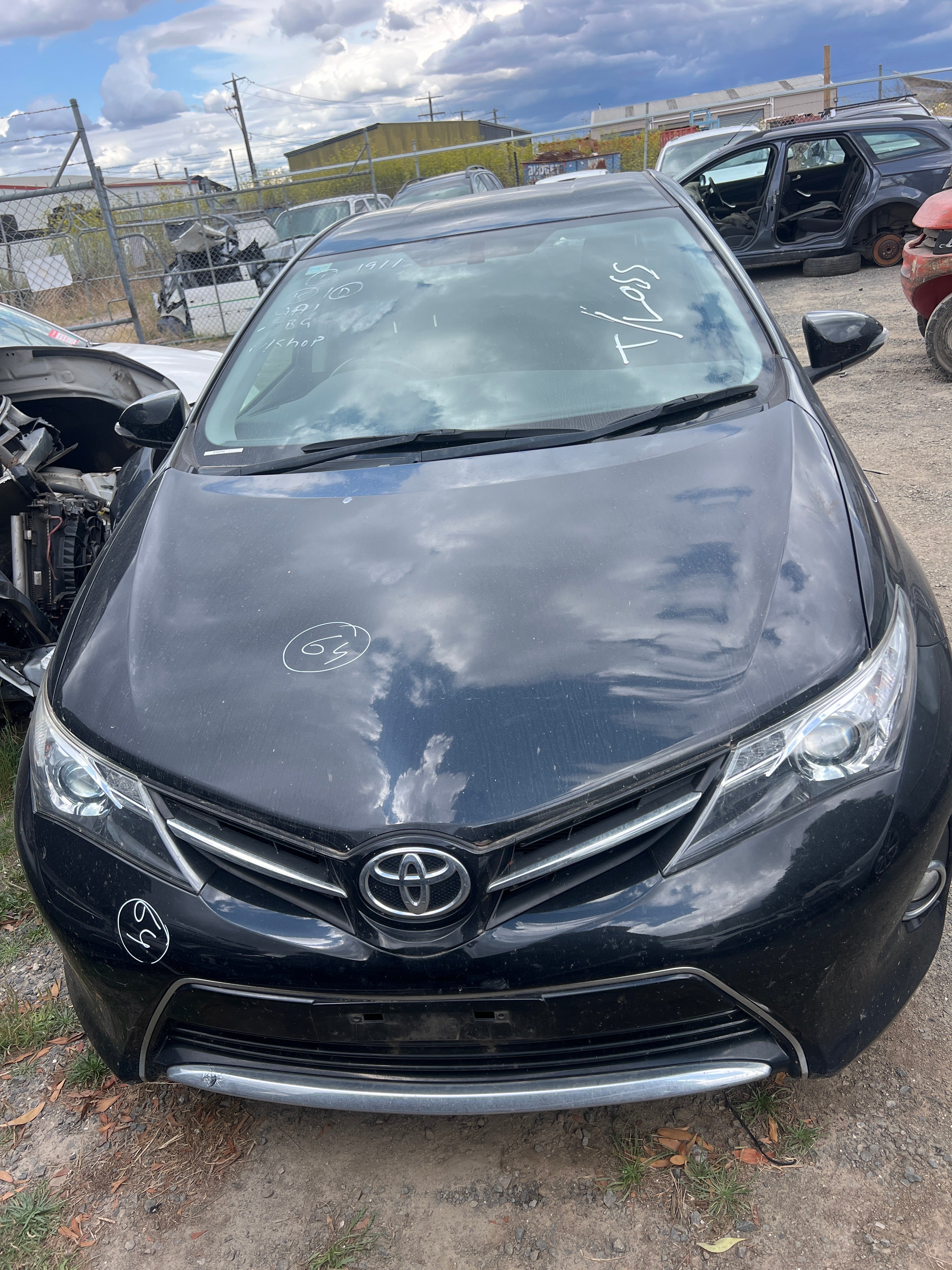 We wrecking Toyota Corolla 2016