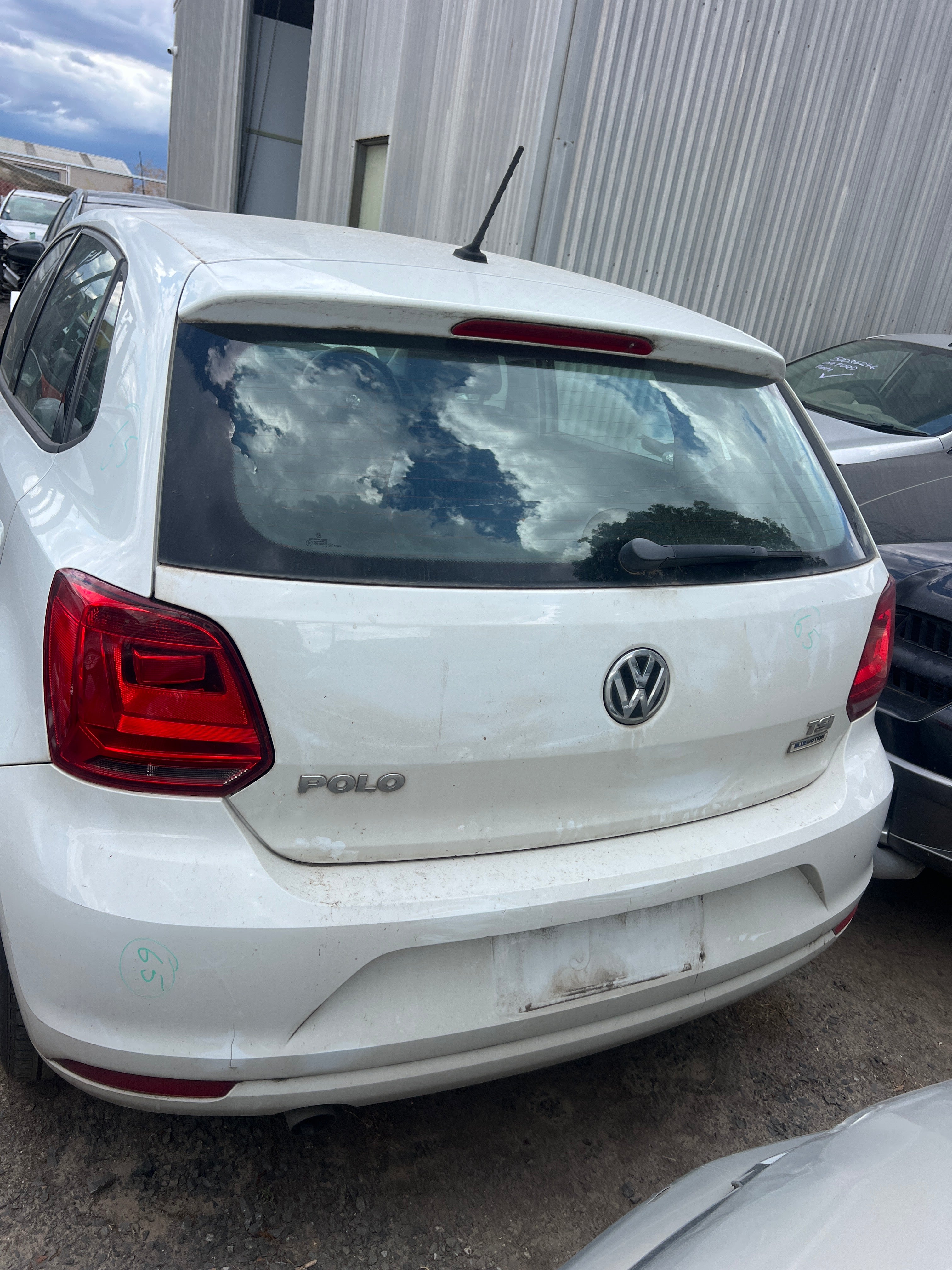 We wrecking vw polo 2015