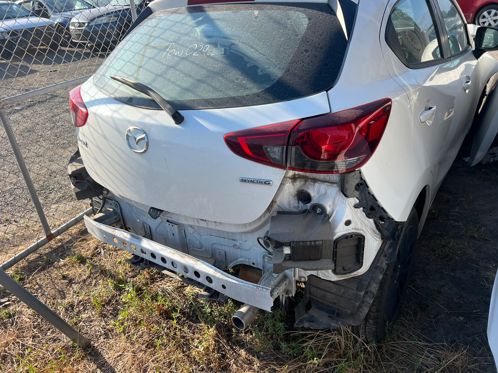 Mazda2 2022